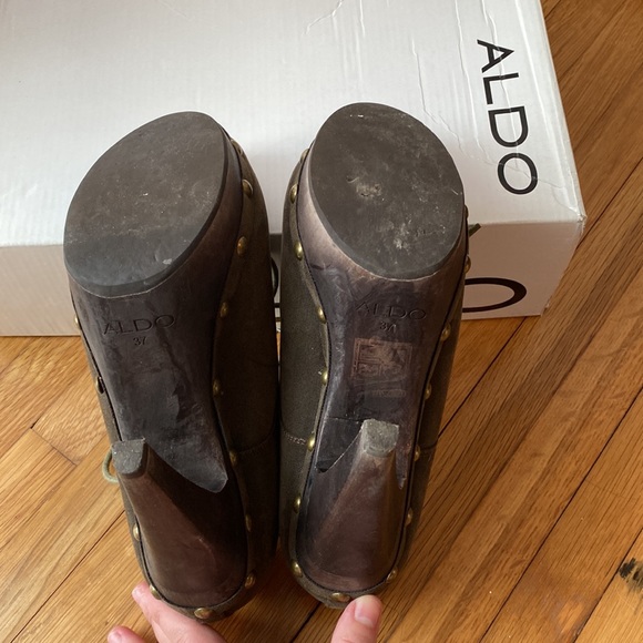 ALDO Grocott platform tie bootie. Dark Brown and Arny green laces. Size 37 - Picture 6 of 7